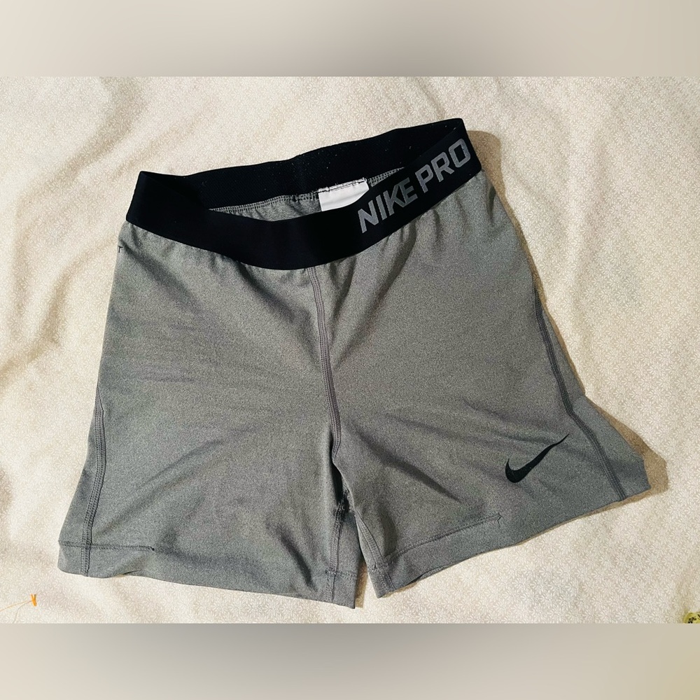 Nike Pro Women's Athletic Gray Shorts sz S